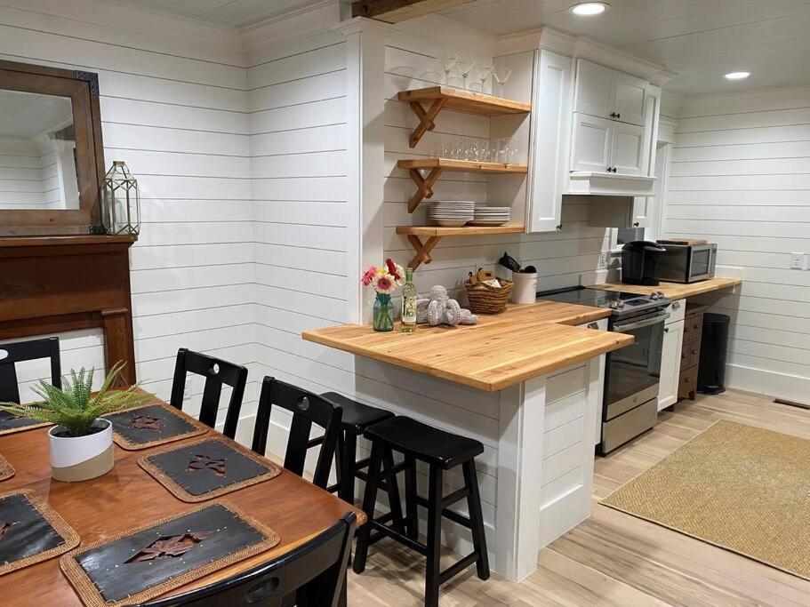 Walk To Bay Street And Historic Downtown Beaufort! Close To Parris Island Mcrd!! Eksteriør billede